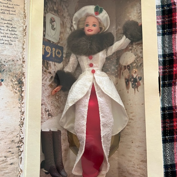 SOLD-Holiday Barbie hallmark special edition - Picture 2 of 5